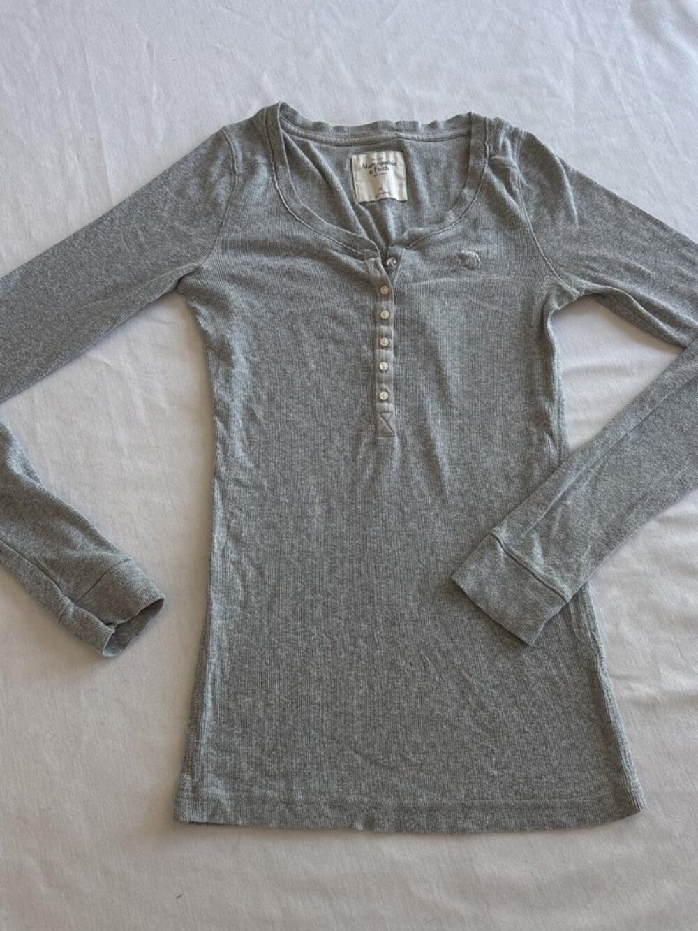 RARE Vintage Y2K Abercrombie Bella Swan Ribbed Henley Rhinestone Top M